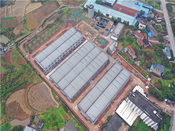 四川某酒厂酿酒车间改造拱形屋顶工程案例解析完工后的酿酒车间拱形屋顶效果图